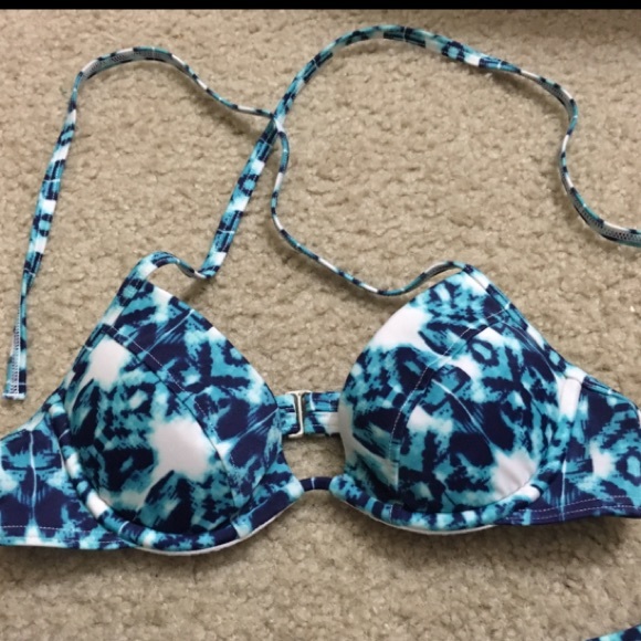 Victoria's Secret Swimusit Top, Size 32 A