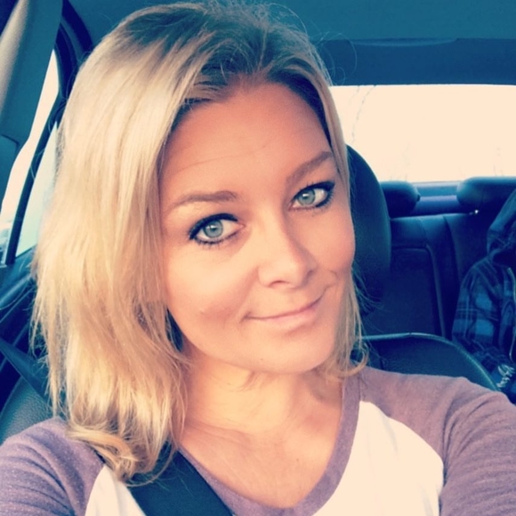 Meet your Posher, Christina - Picture 1 of 1