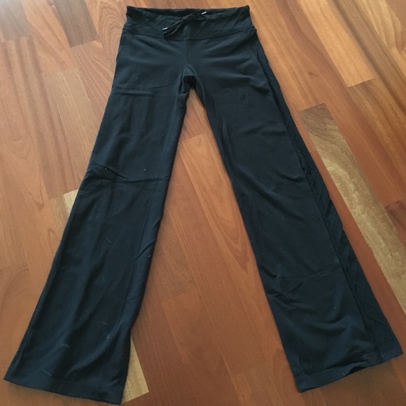 Lululemon black pants