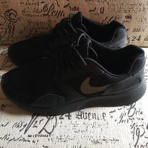 Men's Nike kashi all black 9.5