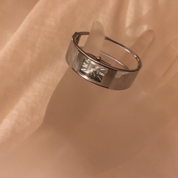 NWOT Bracelet watch - Picture 6 of 6