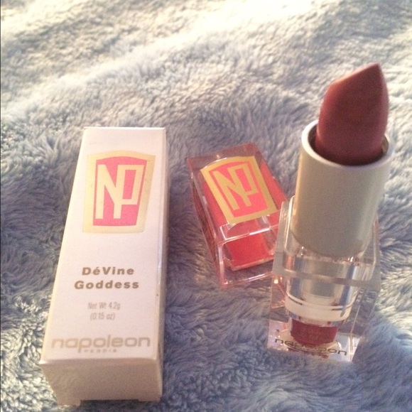Napoleon Perdis lipstick