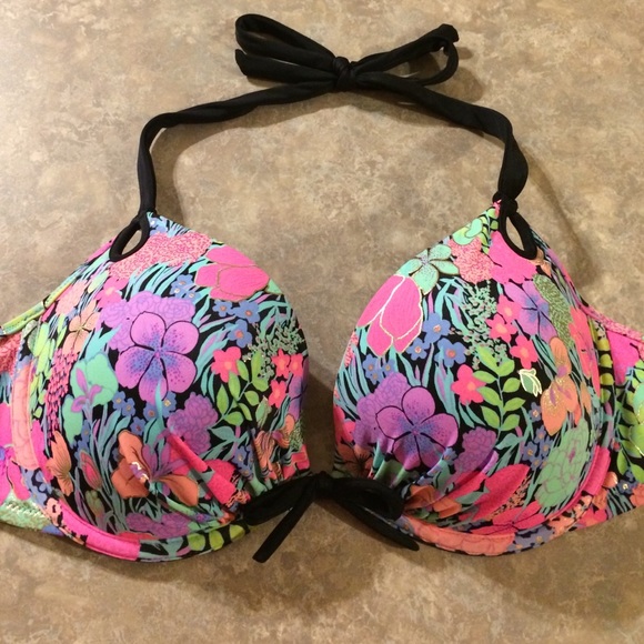 NWOT Victoria's Secret gorgeous push up swim top