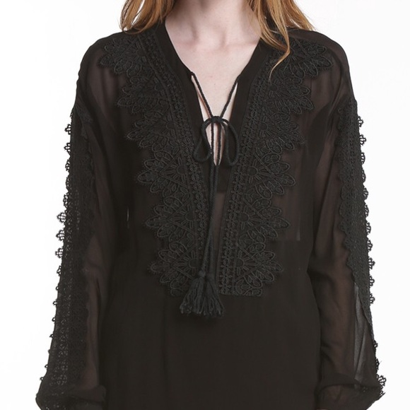 Line + Dot Mademoiselle blouse