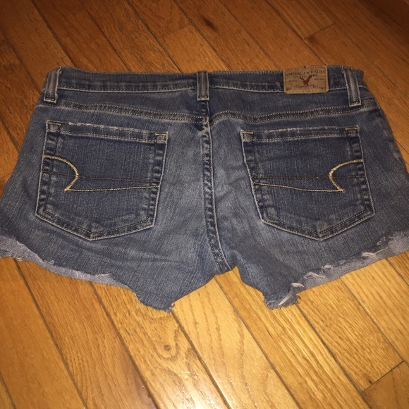 American eagle jean shorts -- size 6 - Picture 2 of 4