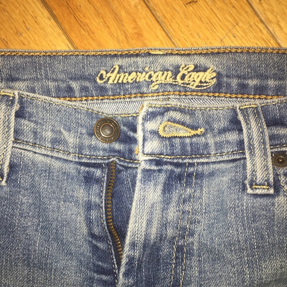 American eagle jean shorts -- size 6 - Picture 3 of 4
