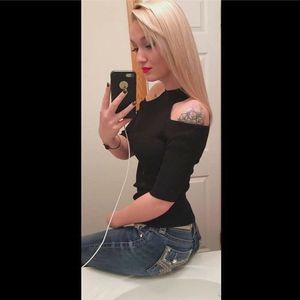 Meet your Posher, Brooke