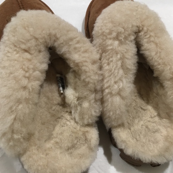 Ugg - Picture 3 of 3