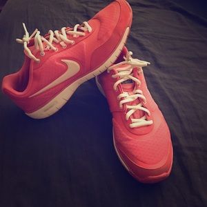 NIKE FREEXT SNEAKERS