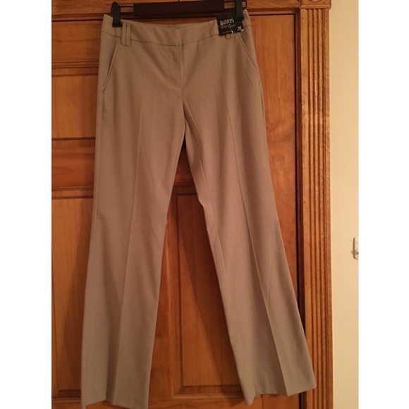 20% OFF CYBER MONDAY SALE! 
NEVER WORN! New York and Company Dress Pants