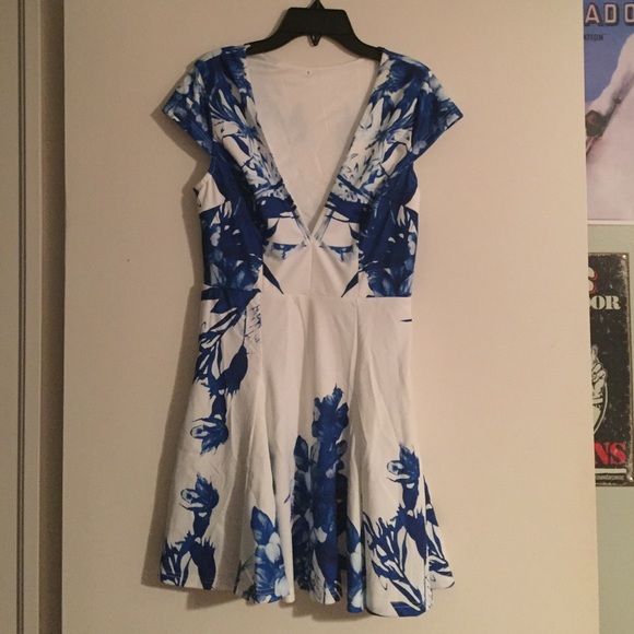 Floral Spring Mini Dress - Picture 2 of 3