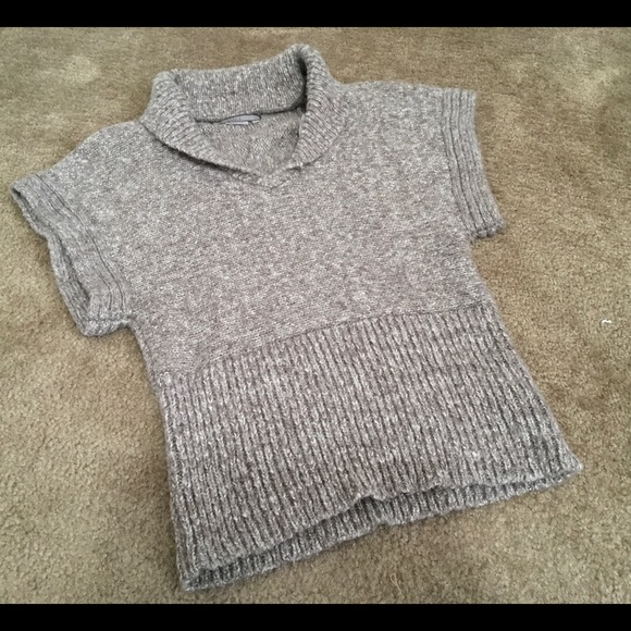 ✨Like New✨ To the Max Short Sleeve Sweater