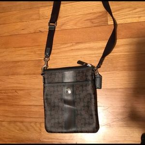 Pre own coach cross over bag