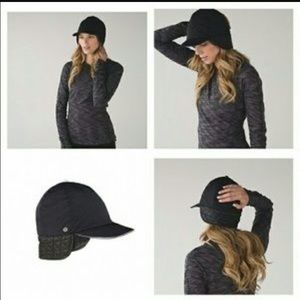 Lululemon down for a run hat, Xs/sm. Black