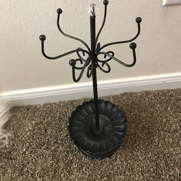 Necklace holder