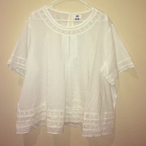 Beautiful flowy white and crocheted blouse