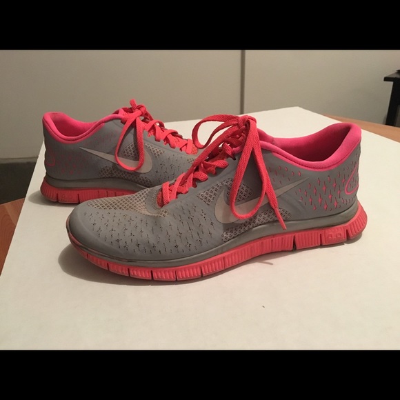 Gray/ Neon Pink Nike