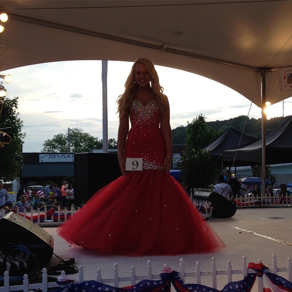 Prom/pageant dress