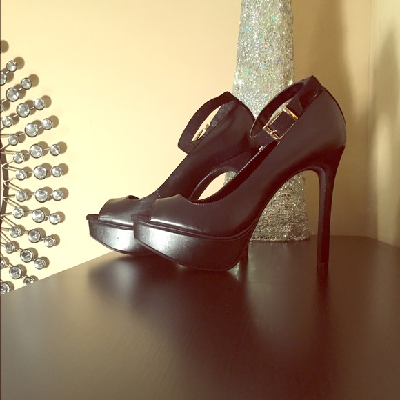 Black Jessica Simpson Ankle Strap Platform Pumps