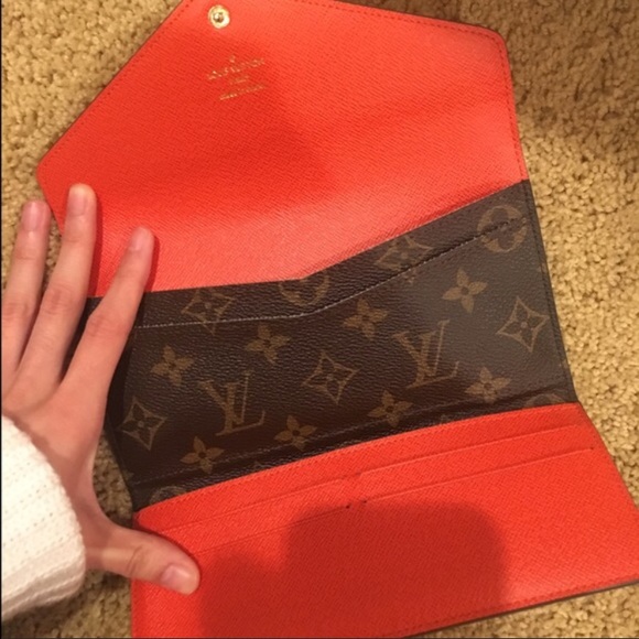 💕RESERVED AUTHENTIC LV Josephine Wallet