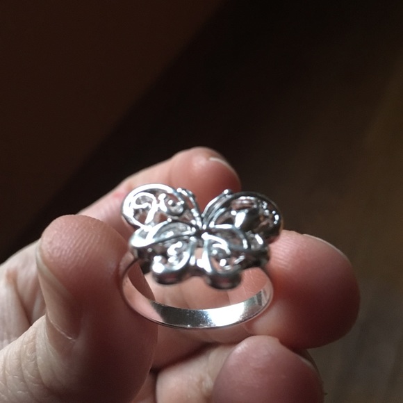 925 Stamped Butterfly Ring. - Picture 4 of 4