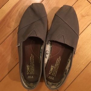 TOMS shoes