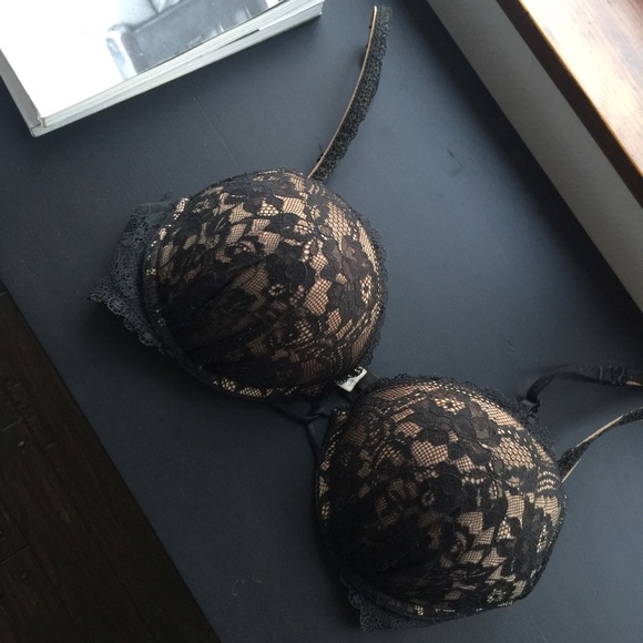34c Victoria's Secret Bombshell Bra, black lace