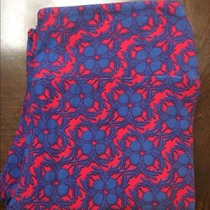 🛍BNWT LULAROE 🎀 OS FLORAL LEGGINGS