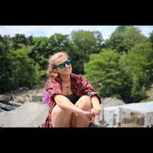 Meet your Posher, Angela