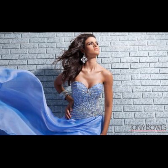 PROM DRESS - Picture 3 of 4