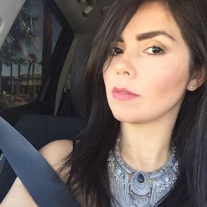 Meet your Posher, Oriana