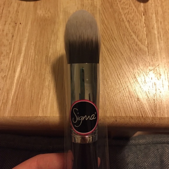 Sigma F86 tapered kabuki. Authentic. Brand new.