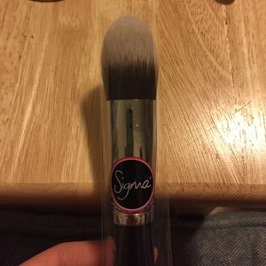 Sigma F86 tapered kabuki. Authentic. Brand new.