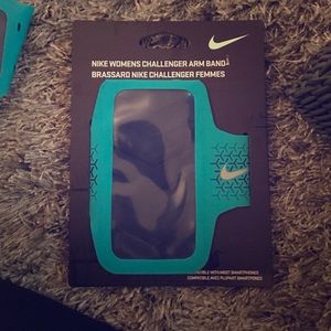 Nike Women's Arm Band