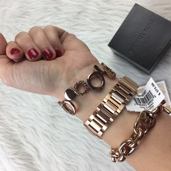 Michael Kors rose gold brecken chronograph watch - Picture 2 of 7