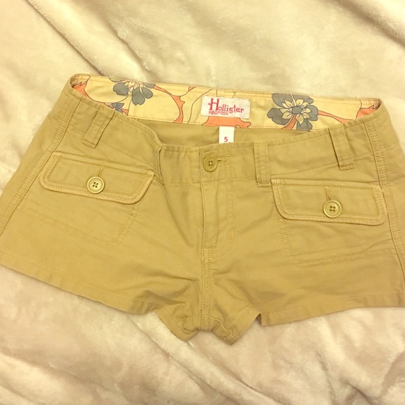 Hollister khaki shorts