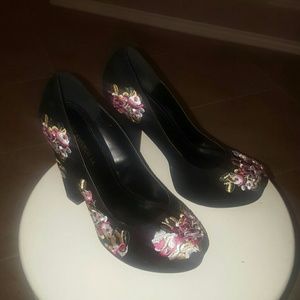 Floral print heels