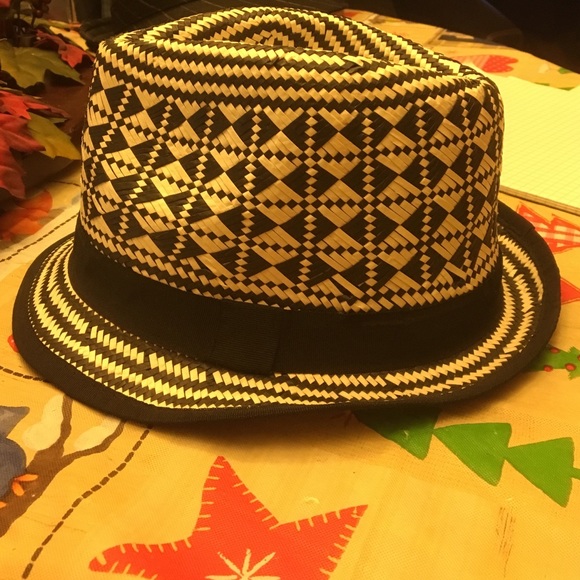 Women's straw fedora
