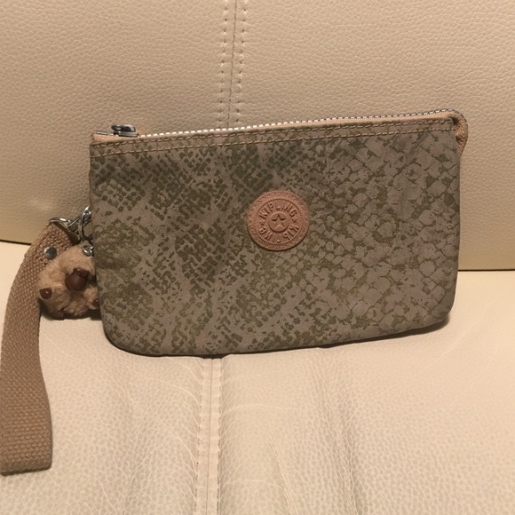 Kipling pouch