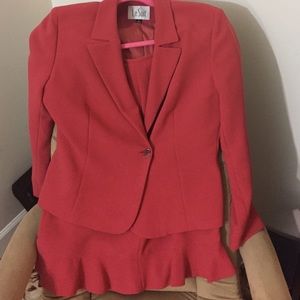 Salmon two-piece Le Suit suit