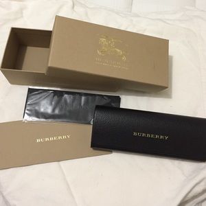 Burberry eyeglass case/cleaning cloth/box