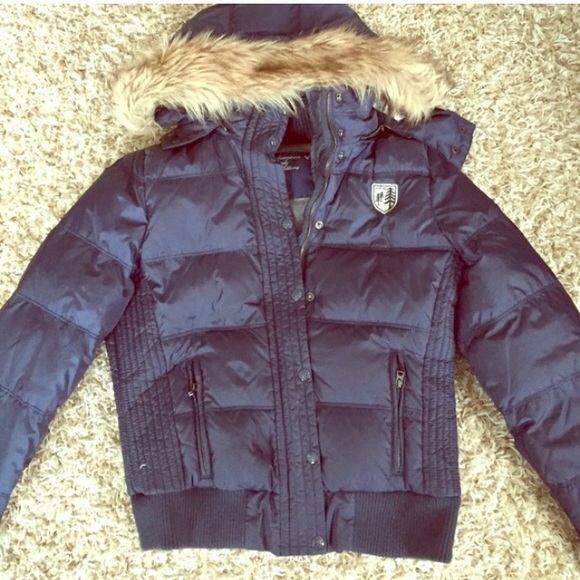 American Eagle Outfitters Jackets & Blazers - American eagle navy puffer coat