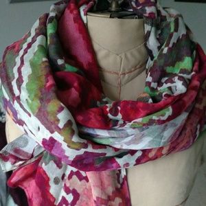 Multicolored Geometric Patterned Scarf