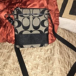 Authentic Coach crossbody purse👛
