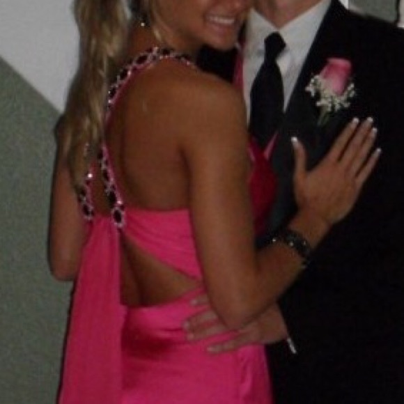 Formal gown - Picture 2 of 4