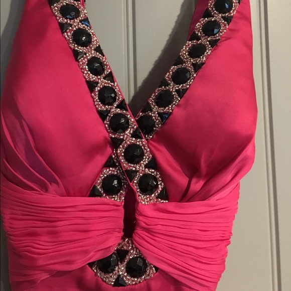 Formal gown - Picture 3 of 4