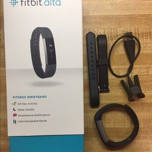 Fitbit Alta Small in Black (with extra band)