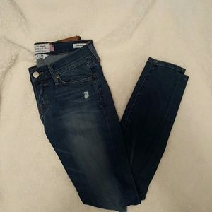 🍀Lucky Brand Charlie Skinny Jeans🍀