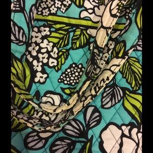 Vera Bradley Bags - Vera Bradley tote in pattern Island Blooms Vera Bradley Bags - Vera Bradley tote in pattern Island Blooms