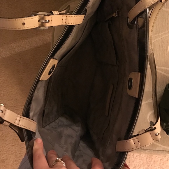 Purses - Picture 4 of 4